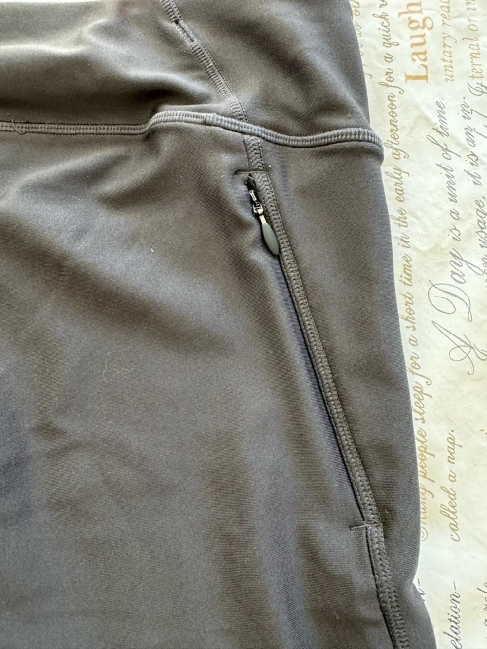 Under Armour Bundle w’s medium - Picture 12 of 13